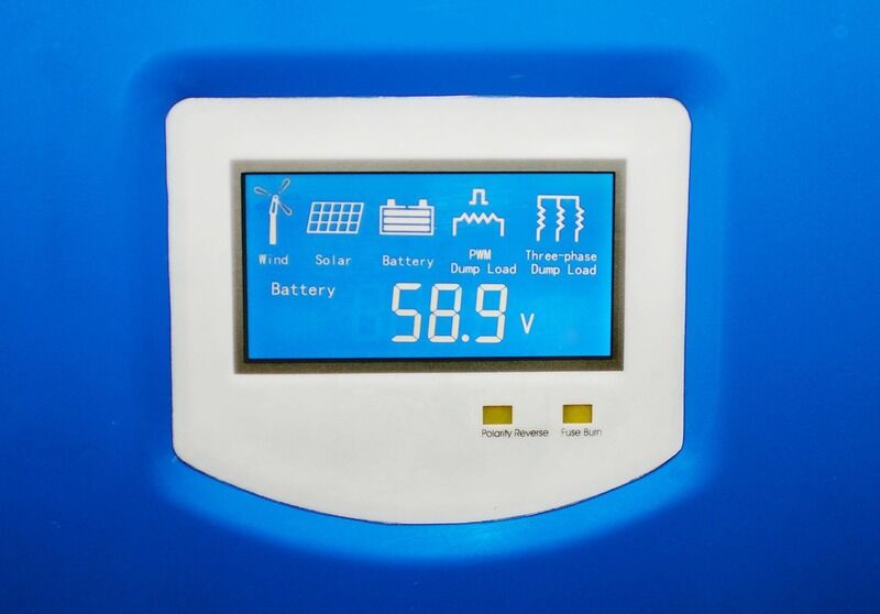 অফ-গ্রিড নবায়নযোগ্য শক্তির জন্য উপযুক্ত, ৯৫ শতাংশ কার্যকারিতা নিশ্চিত করে এমন রুফ মাউন্টিং ছোট হাইব্রিড সোলার উইন্ড পাওয়ার সিস্টেম