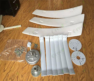 24-380Vac অপশনাল ভোল্টেজ উল্লম্ব ওরিয়েন্টেশন টারবাইন জন্য 3 M/s কাটা-ইন বায়ু গতি